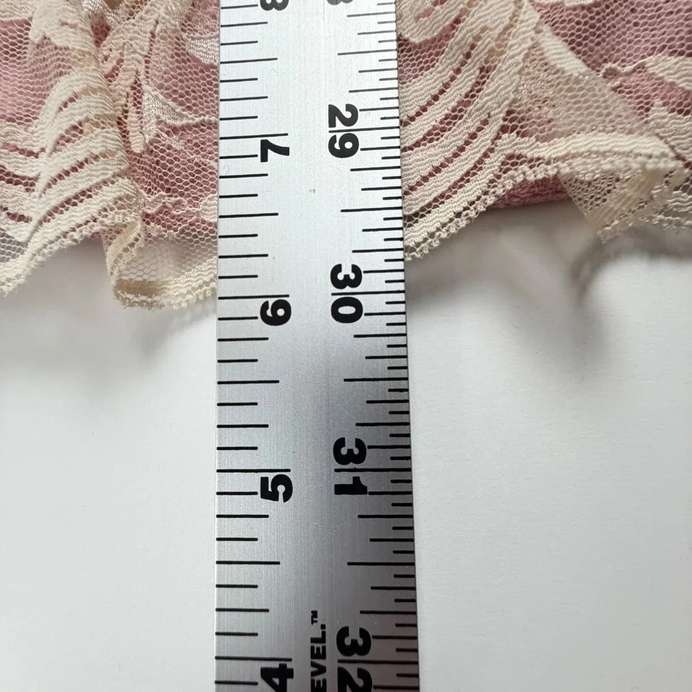 Vintage Avanti Pink Hand Towel Lace Rose Trim Cottagecore Bathroom Decor